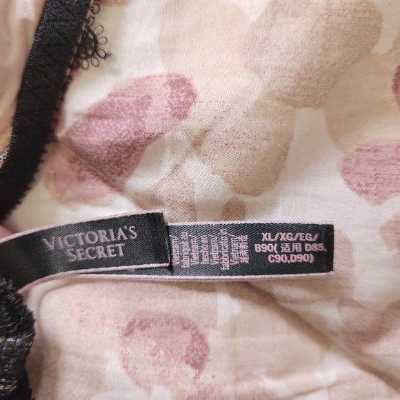 Victoria’s Secret Lace Bralette - Picture 5 of 5